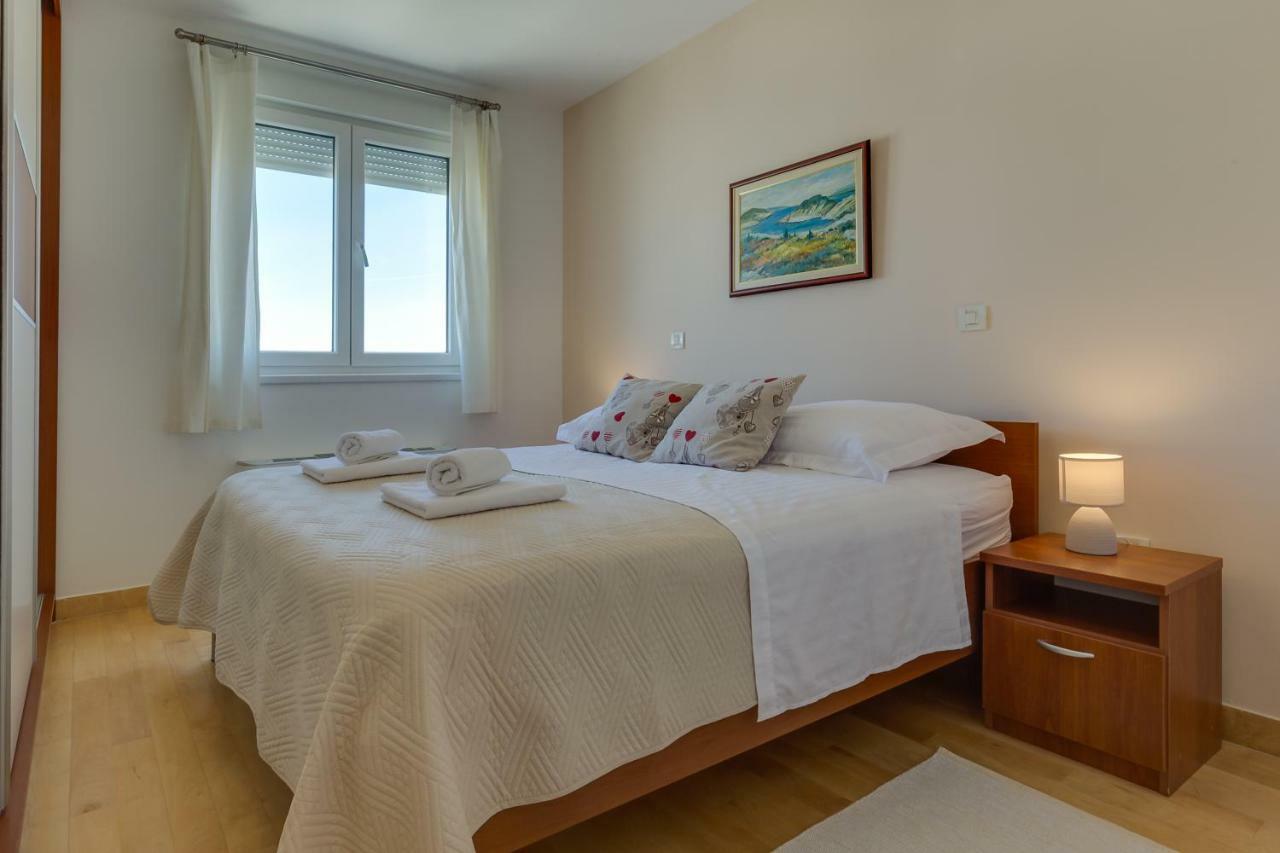Apartment Pavic - Private Parking Задар Екстер'єр фото